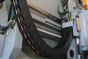 Sistemas de cadenas portacables confeccionados y listos para instalar para DMG Mori