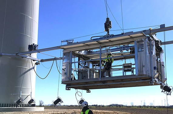 Maintenance platform, equipped with igus® motion plastics®