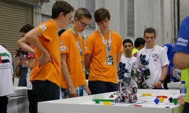 Robo TV con su robot Lego