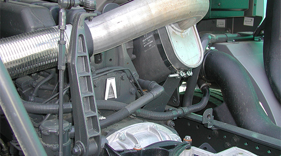 Oscillating bearings on gear shift in utility vehicles